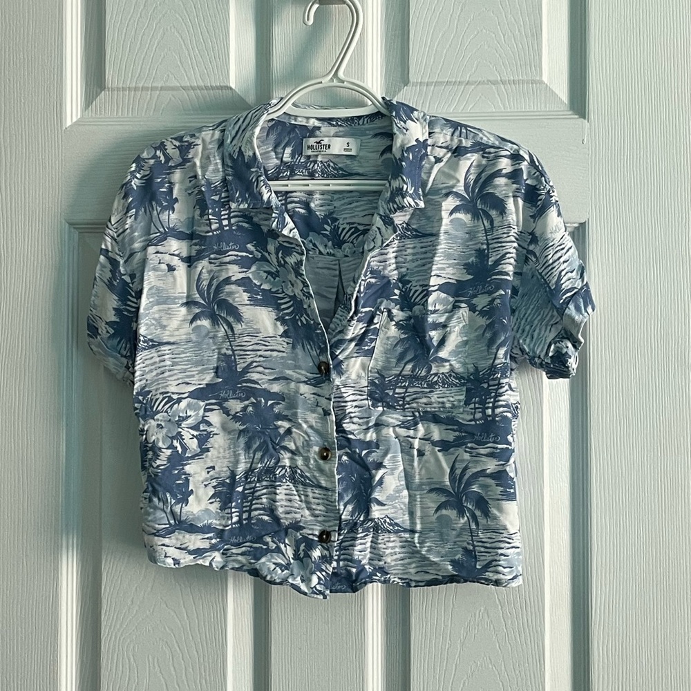 Hollister Hawaiian Pattern Crop top